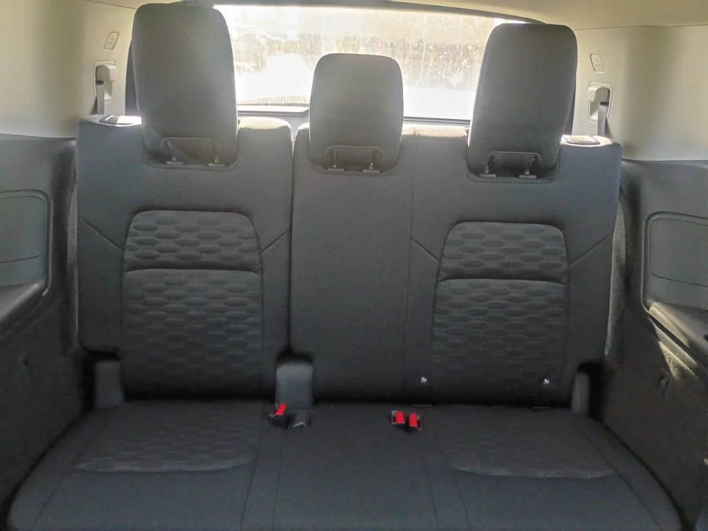 2026 Nissan Pathfinder SV - Photo 30