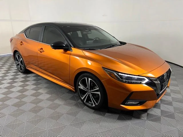2023 Nissan Sentra SR CVT's photo