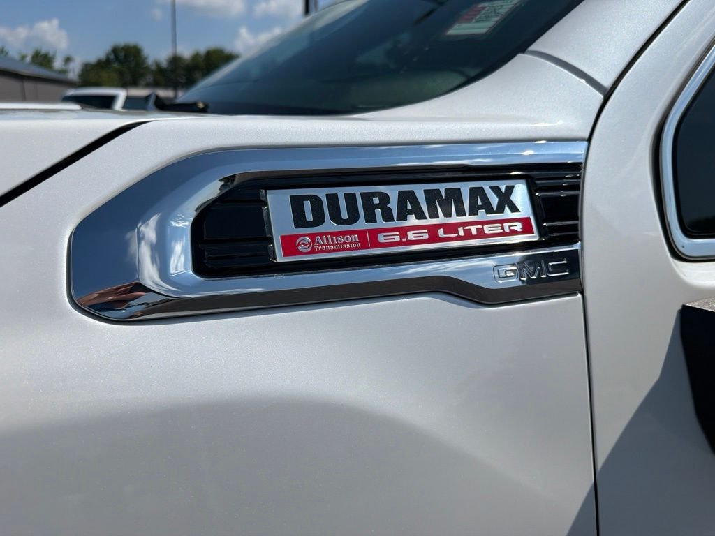 Used 2023 White GMC Denali image 14