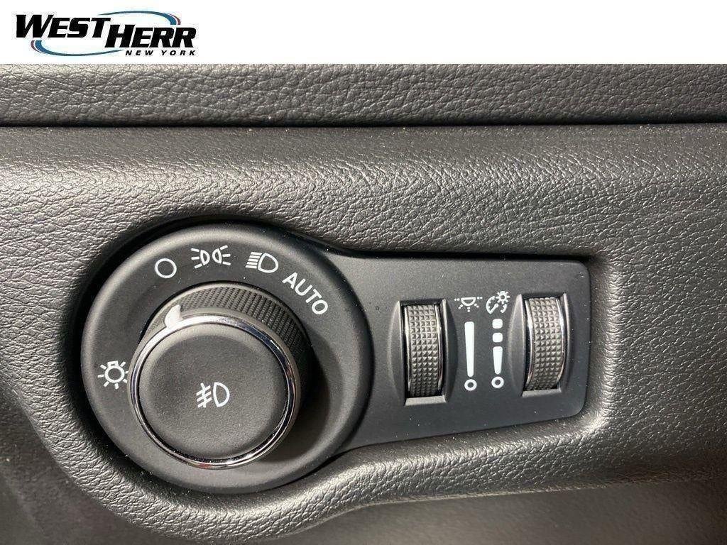 Used 2026 Red Hot Pearlcoat Chrysler Select AWD image 42