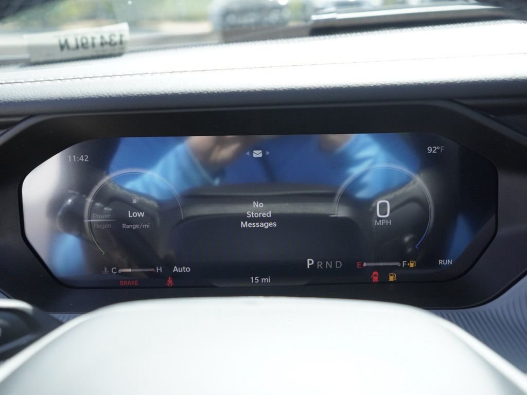 New 2026 Bright White Clear-Coat Exterior Paint Jeep Laredo image 13