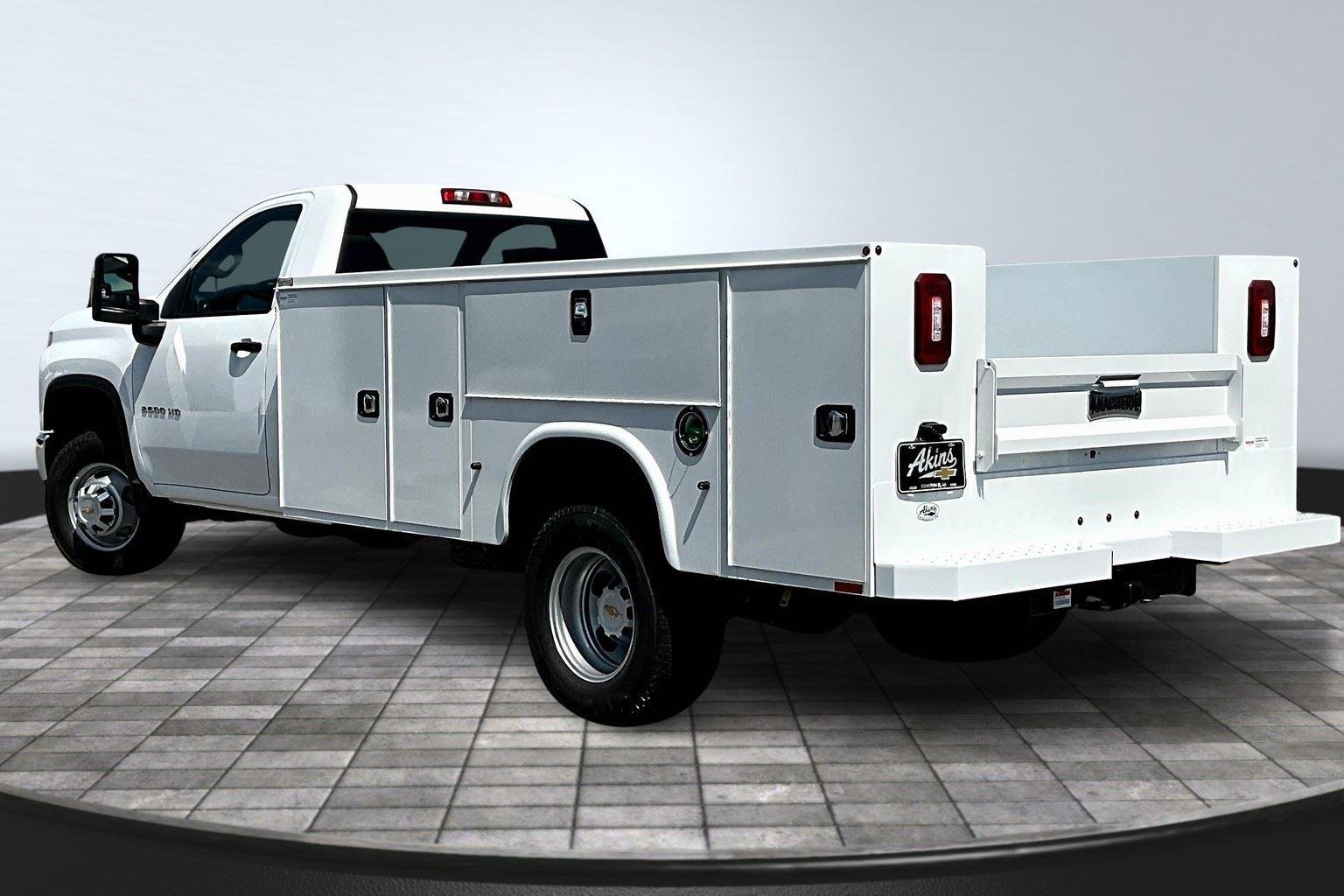 2025 Chevrolet Silverado 3500HD Work Truck photo 3