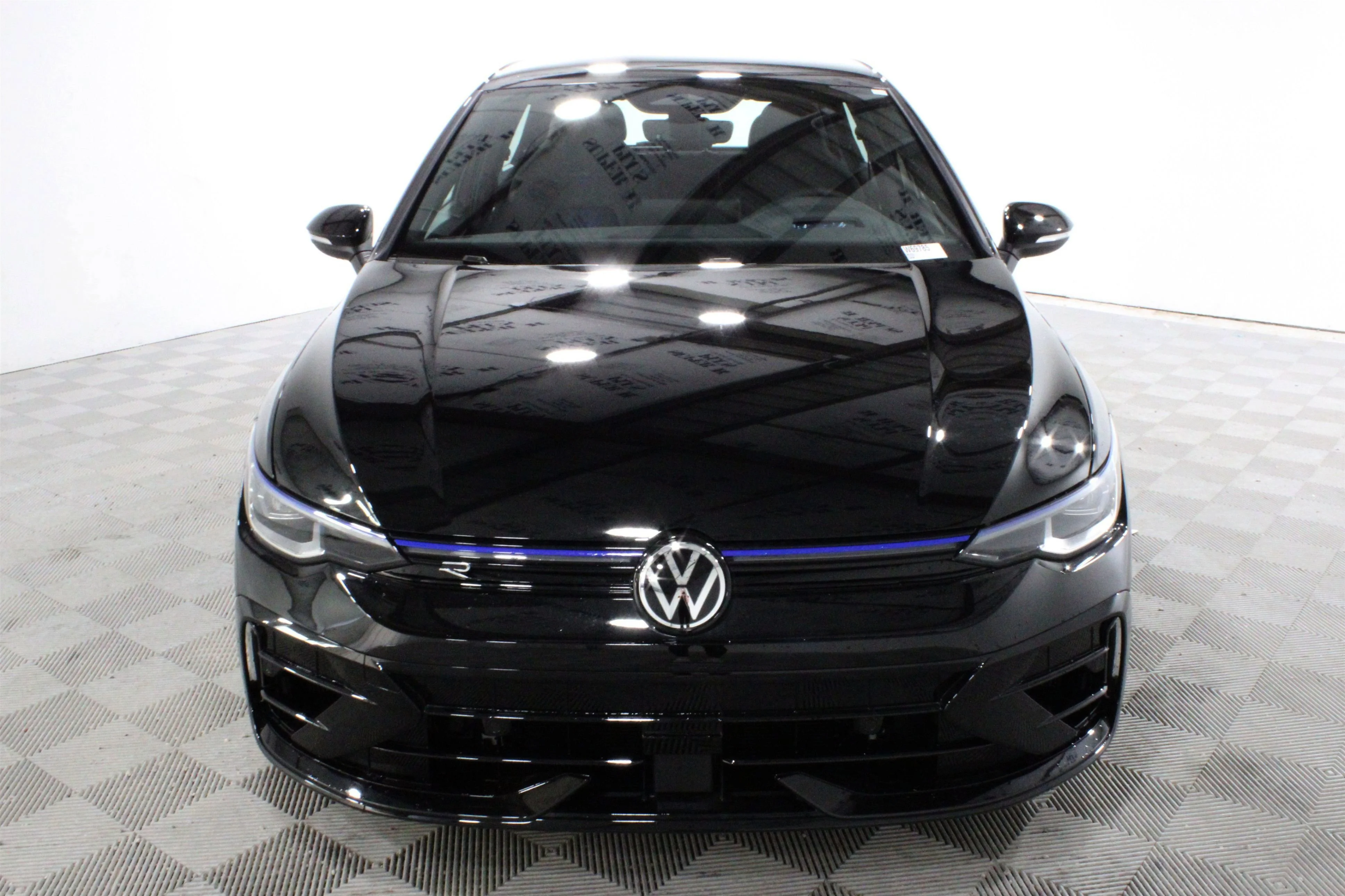 New 2026 Mythos Black Metallic Volkswagen Base image 32