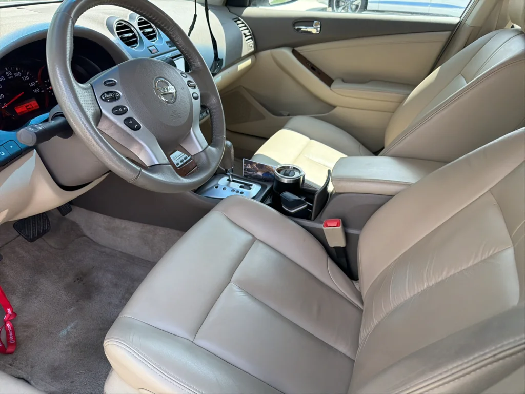 Used 2007 Winter Frost Nissan 3.5 SL image 4