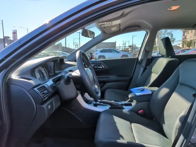 Used 2017  Honda LX image 13