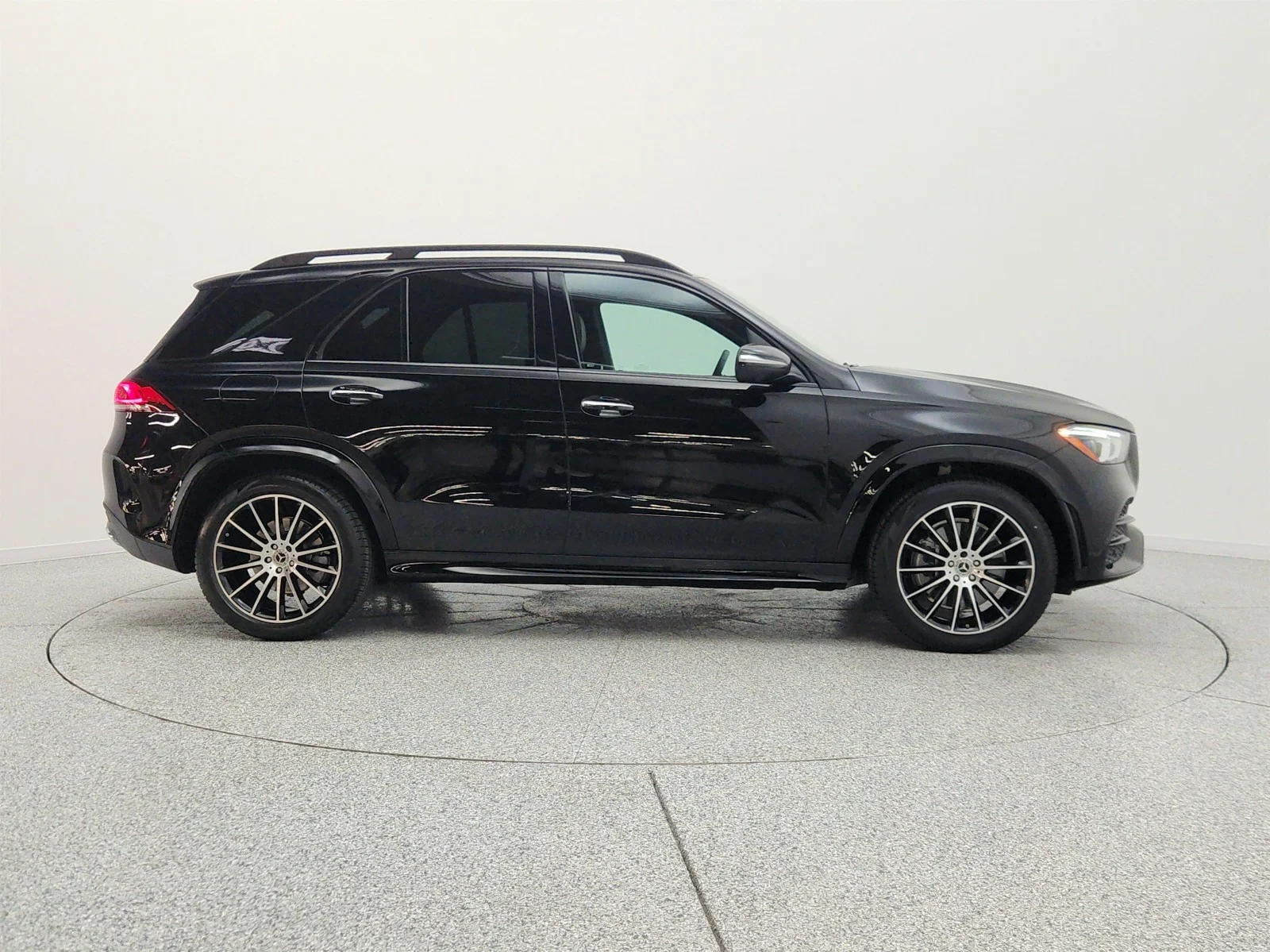 Certified Used 2023 Black Mercedes-Benz GLE 450 4MATIC® SUV image 4