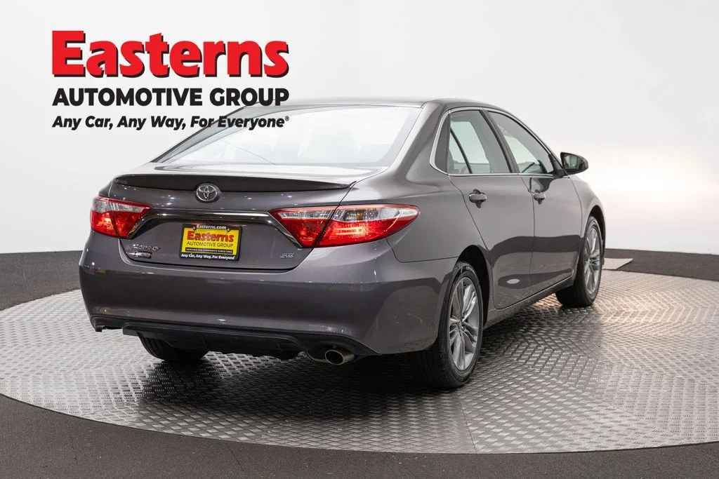 Used 2016 Gray Toyota SE image 5
