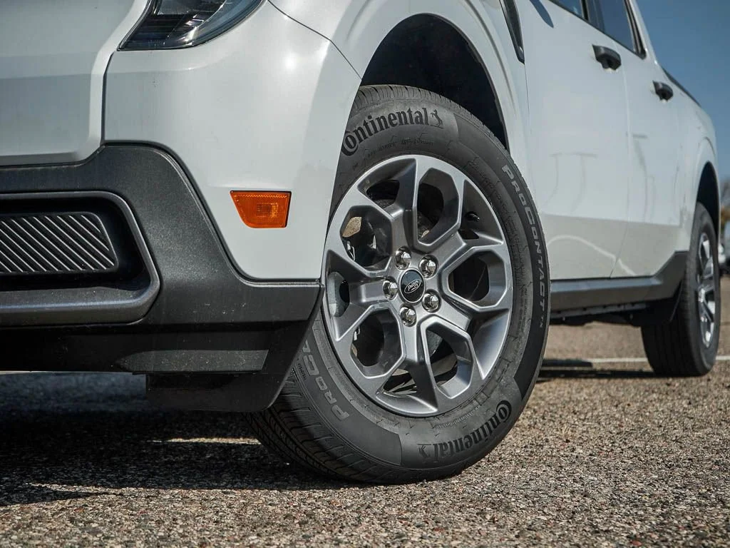New 2026 Space White Metallic Ford XLT image 5