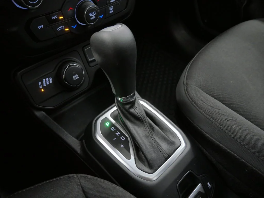 Certified Used 2019 Silver Jeep Latitude image 29