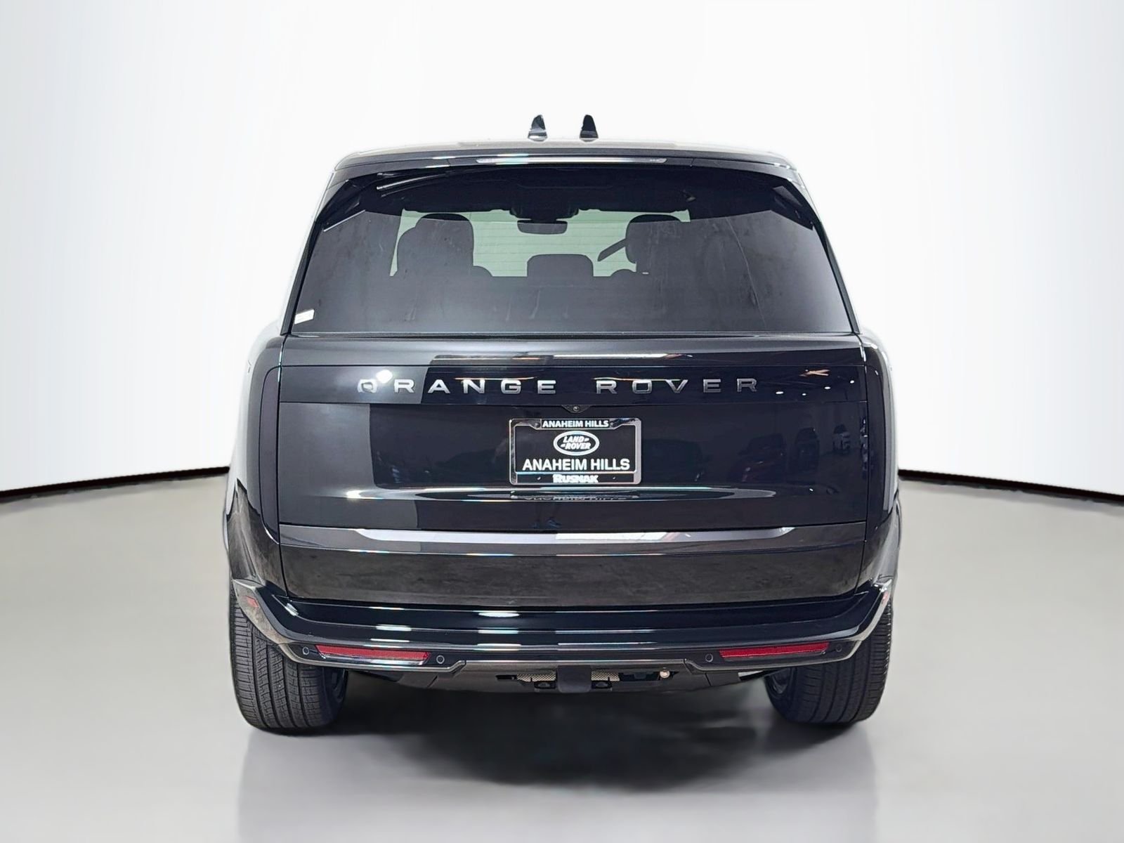 New 2026 Santorini Black Land Rover SE image 4