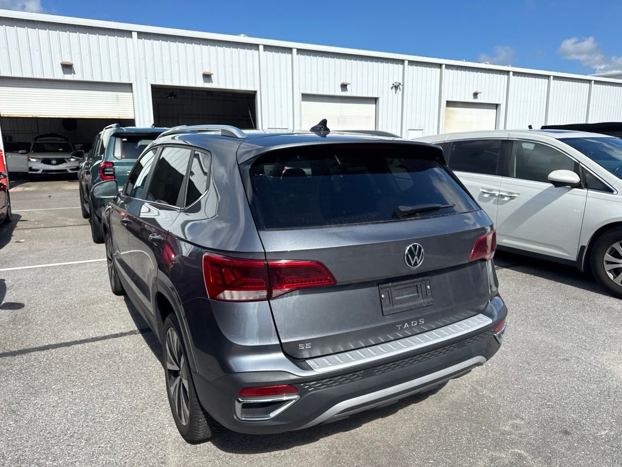 Used 2022 Gray Volkswagen 1.5T SE image 7