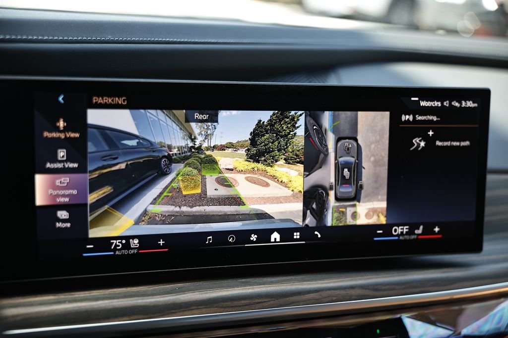 Used 2023 Brooklyn Gray Metallic BMW 740i image 36