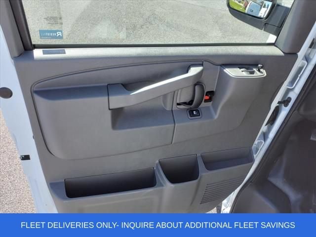 2025 Chevrolet Express Cargo Work Van - Photo 14