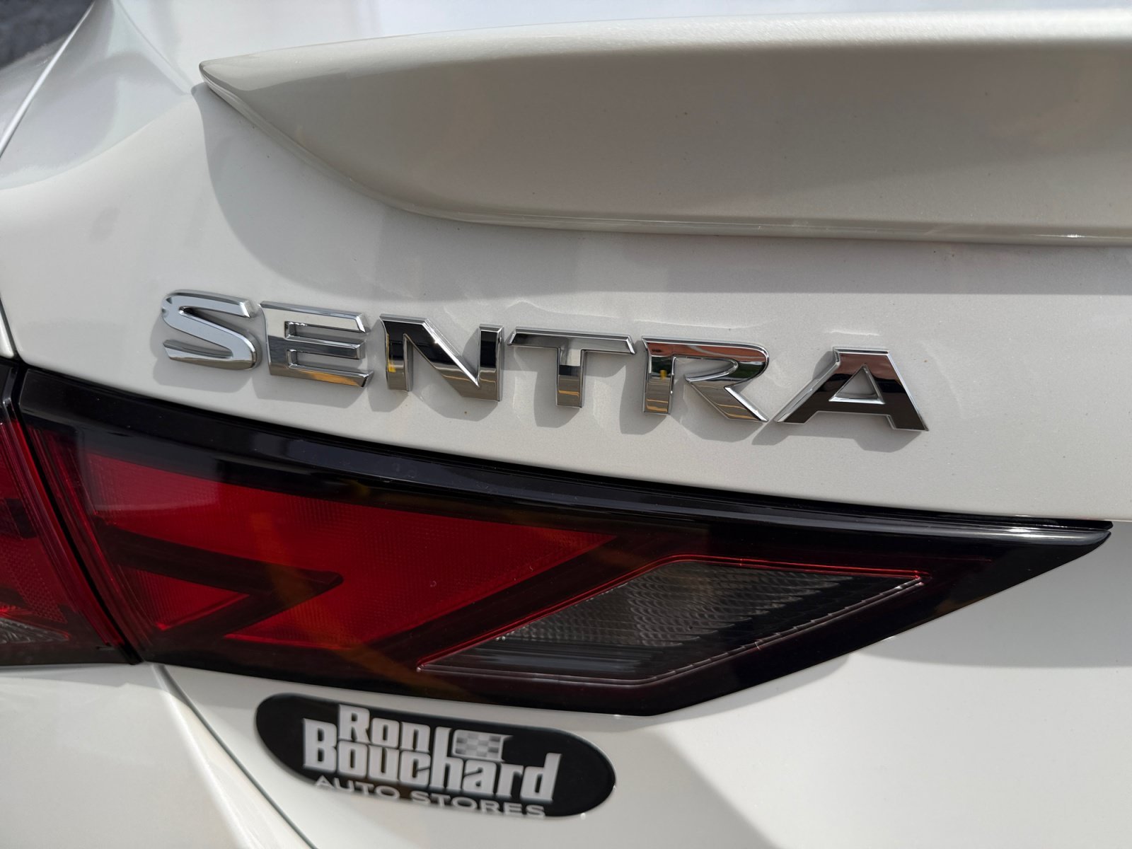 Used 2024 Aspen White Tricoat/Super Black Nissan SR image 40