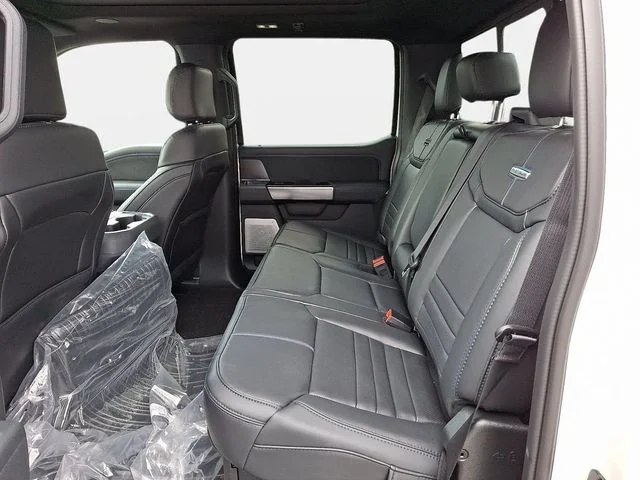 2026 Ford F-350 Super Duty Platinum - Photo 7