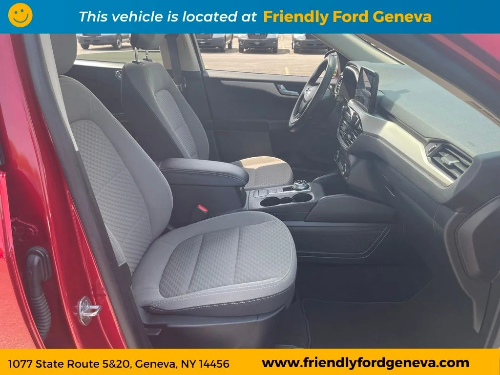 Used 2020 Red Ford SE image 14