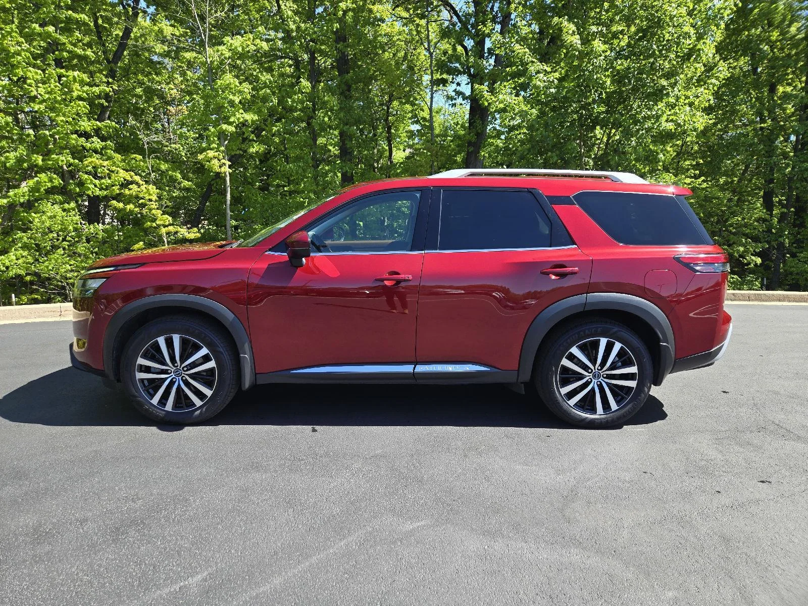 Used 2024 Scarlet Ember Nissan Platinum image 5