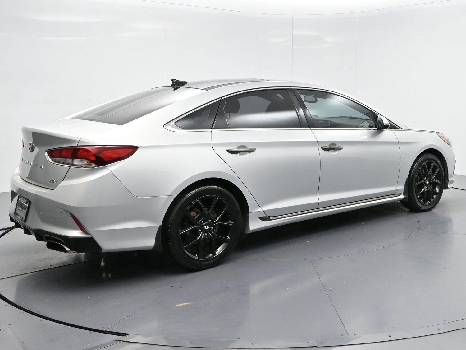 Used 2019 Symphony Silver Hyundai Limited image 7