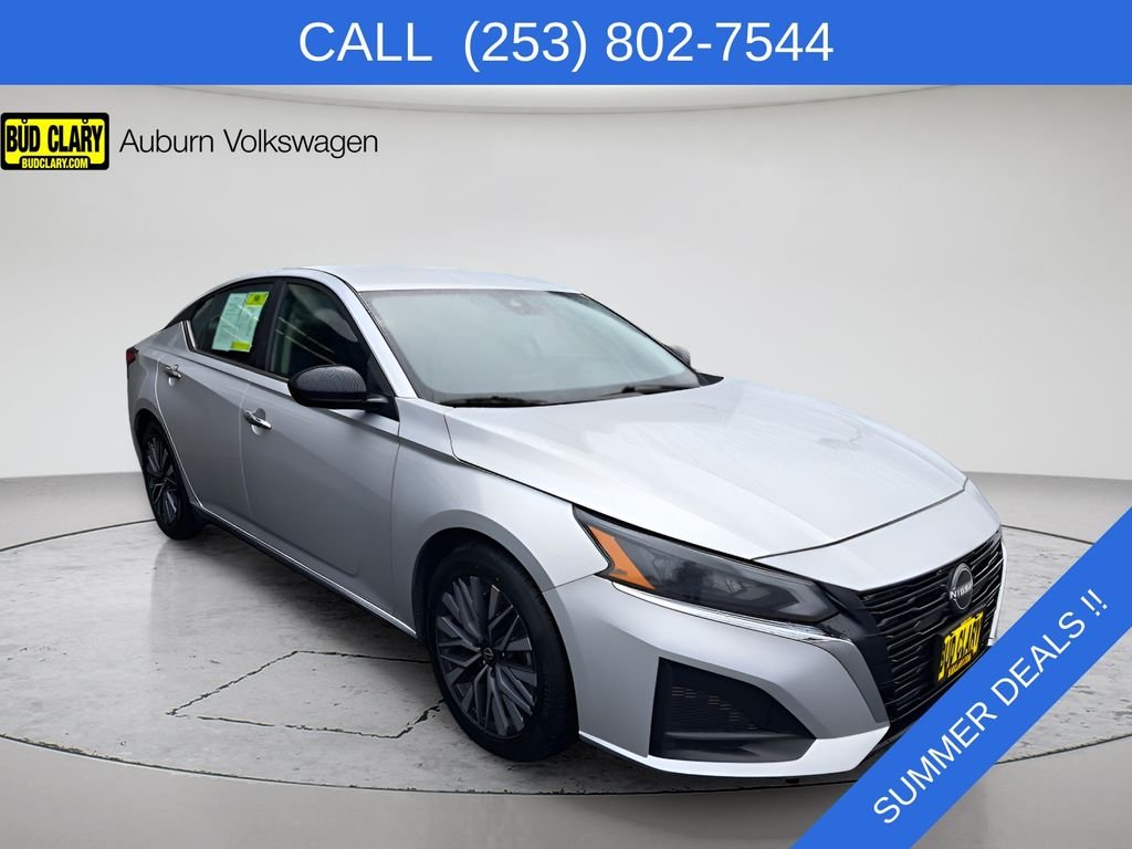 Used 2024 Silver Nissan 2.5 SV image 9