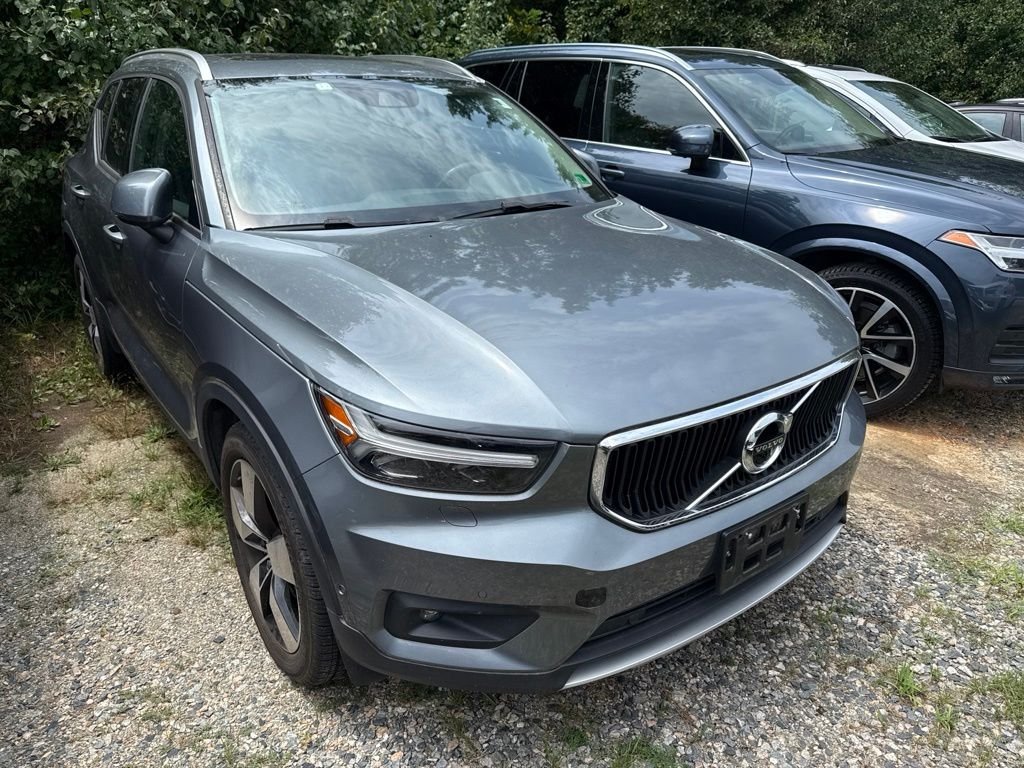 Used 2019 Gray Volvo Momentum image 1