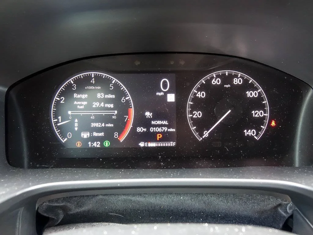 Used 2025 Gray Metallic Honda LX image 17