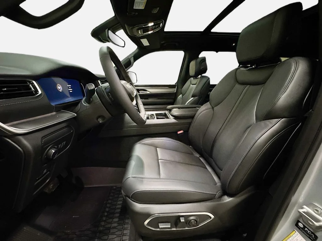 New 2026 Silver-Zynith Exterior Paint Jeep Reserve image 5