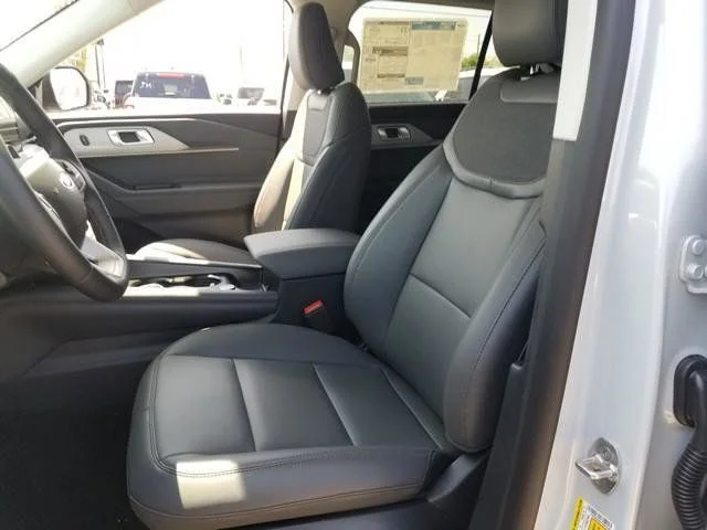 New 2026 Space White Metallic Ford Active image 12