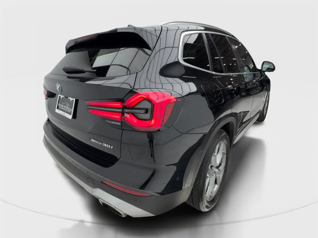 Used 2024 Black BMW sDrive30i image 7