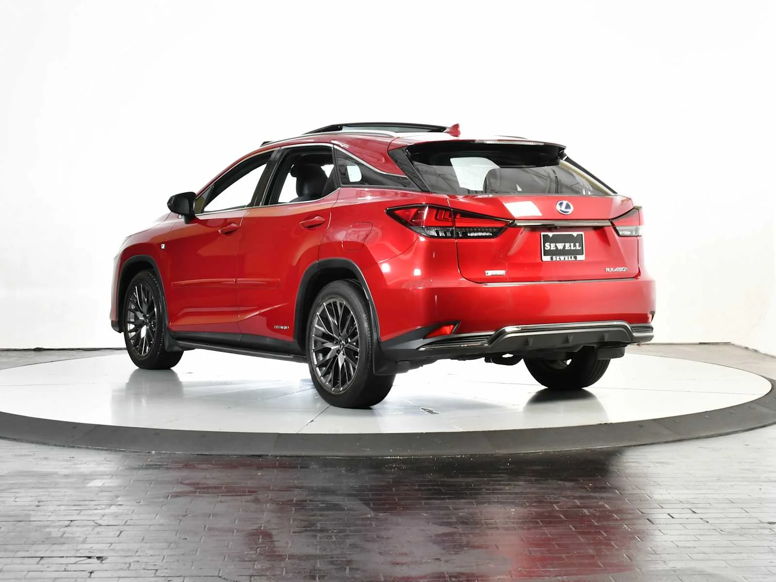 Certified Used 2020 MATADOR RED MICA Lexus F SPORT Performance image 4