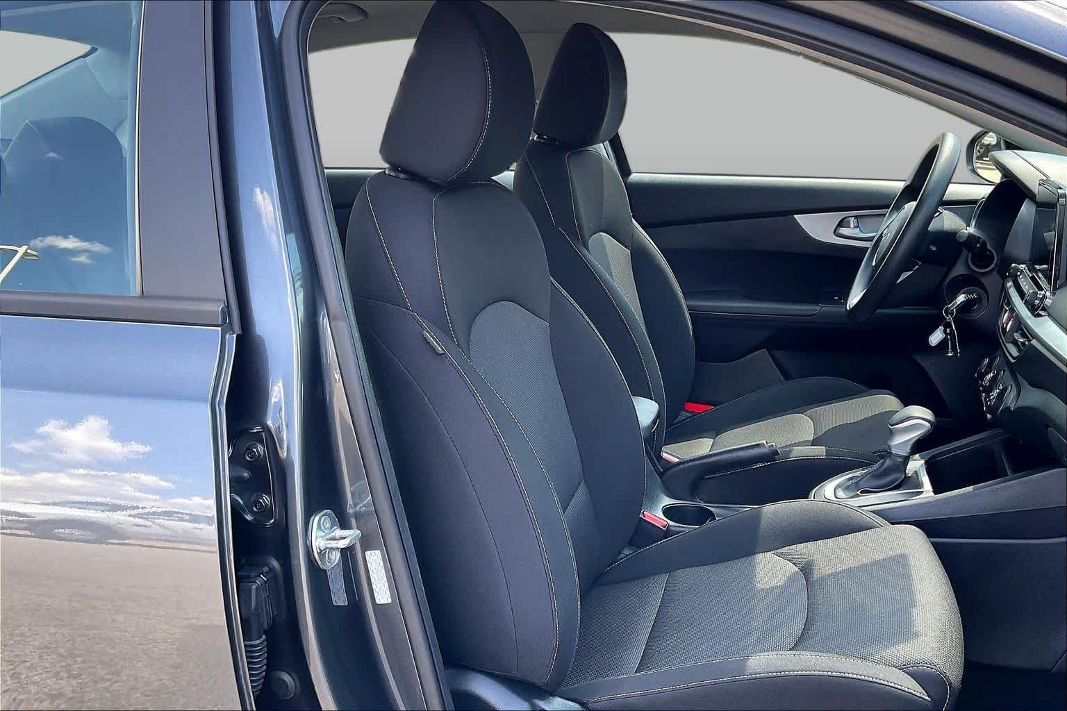 Used 2024 Gravity Gray Kia LXS image 9