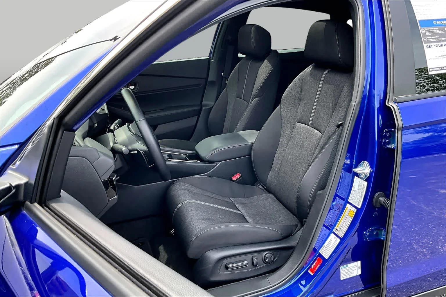 Used 2025 Still Night Pearl Honda Sport image 8