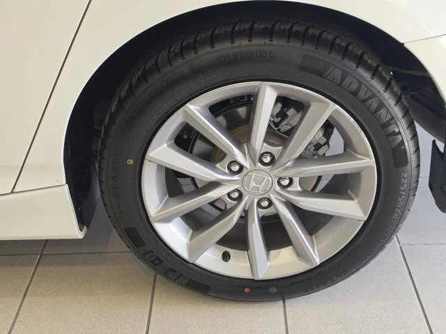 Certified Used 2022 White Honda LX image 28