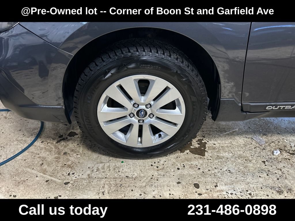 Used 2018 Gray Subaru 2.5i Premium image 11