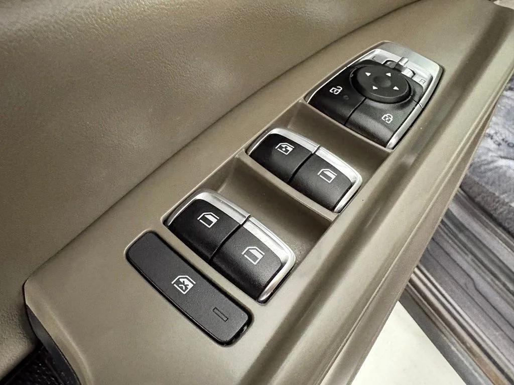 Used 2025 Gray Kia LXS image 19
