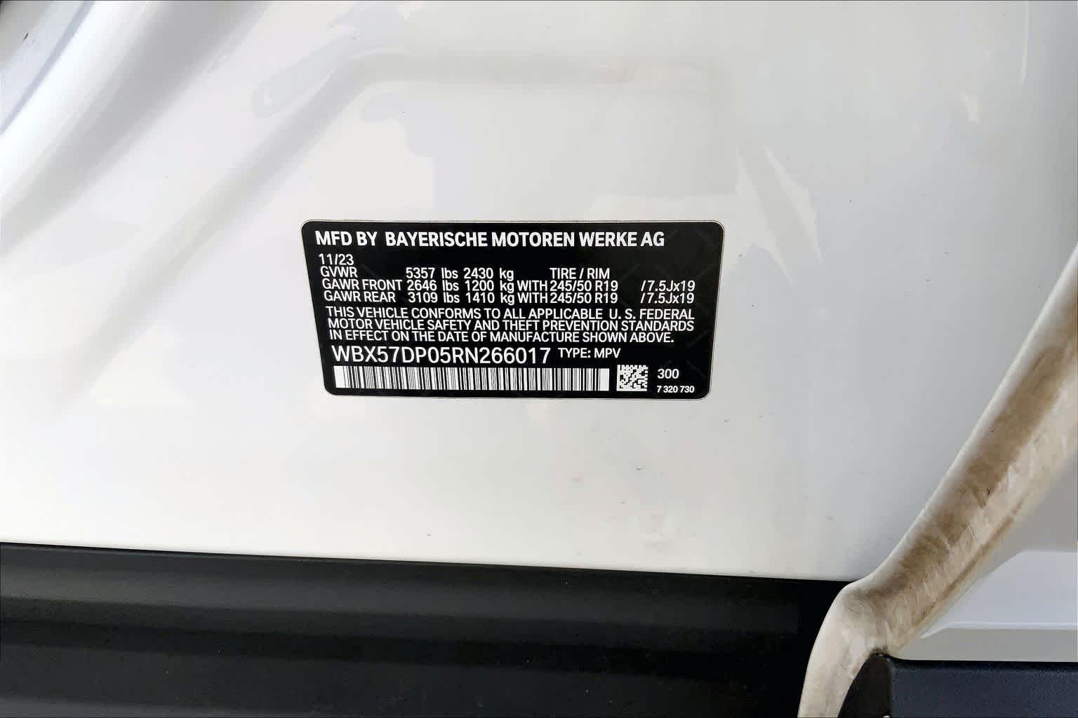 Used 2024 Alpine White BMW xDrive30i image 36