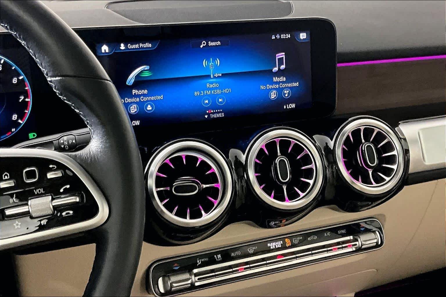 Used 2022 Polar White Mercedes-Benz GLB 250 image 7