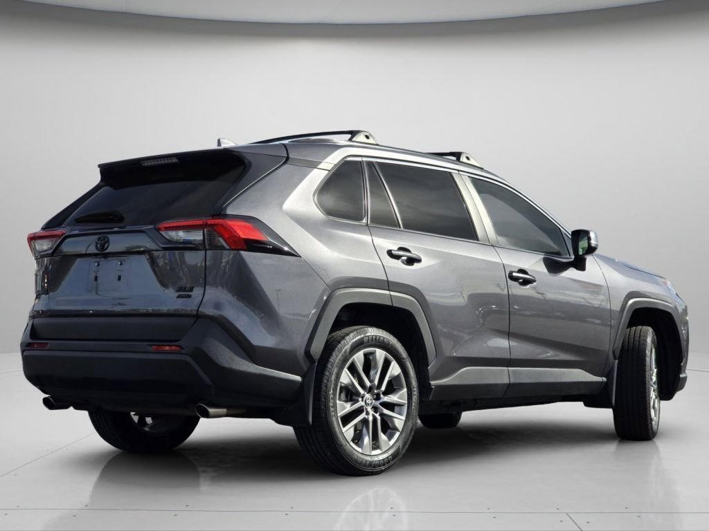Used 2022 Magnetic Gray Metallic Toyota XLE Premium image 23
