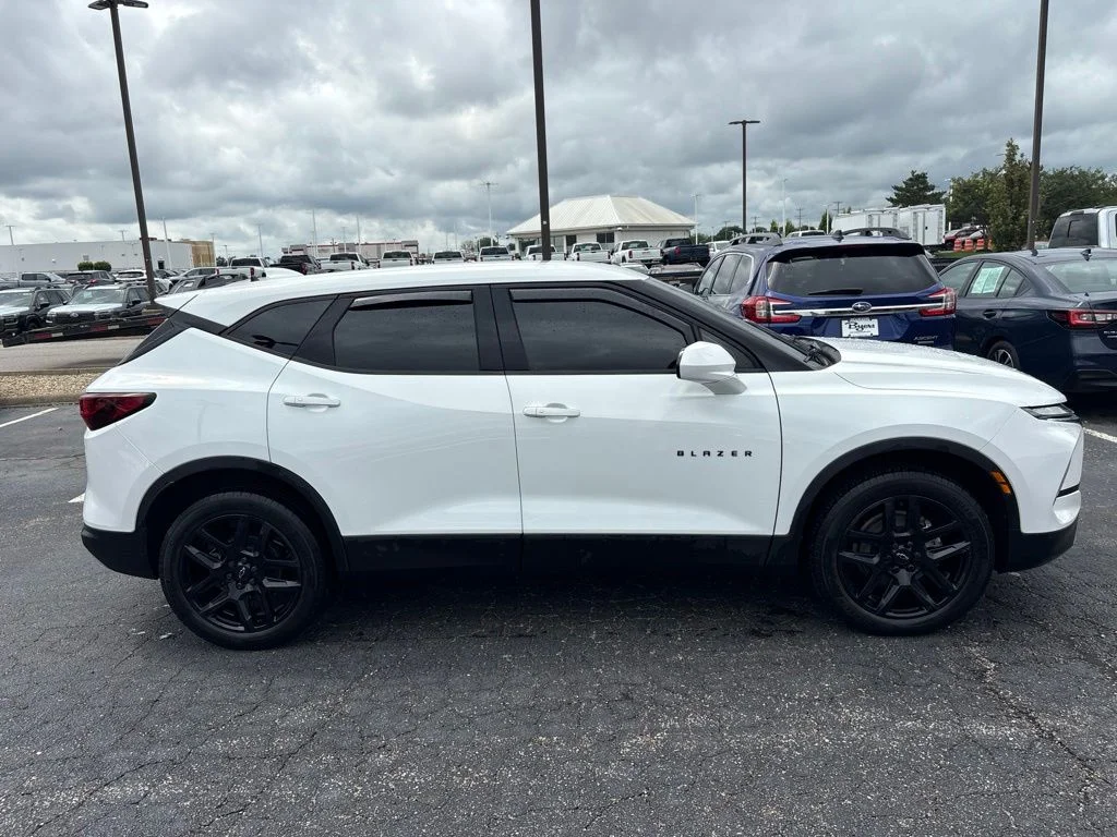 Used 2023 White Chevrolet LT image 2