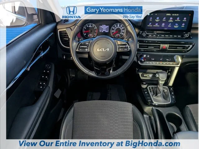 Certified Used 2022 White Kia Nightfall image 16