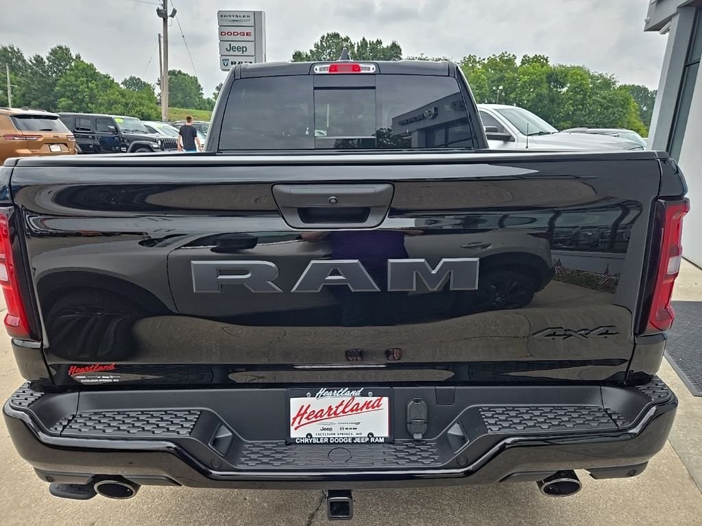 New 2026 Diamond Black Crystal Pearlcoat RAM Express image 9