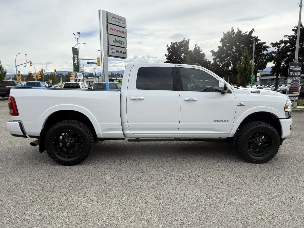 Used 2021 White RAM Laramie Crew Cab Swb image 8