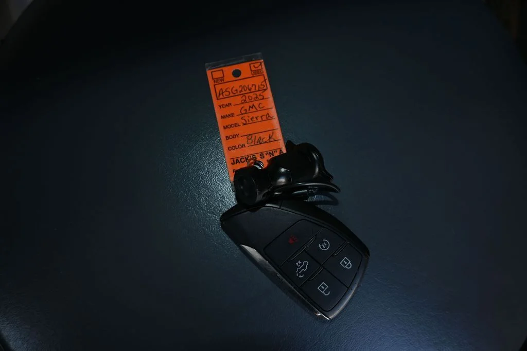 Used 2025 Silver GMC SLT image 28