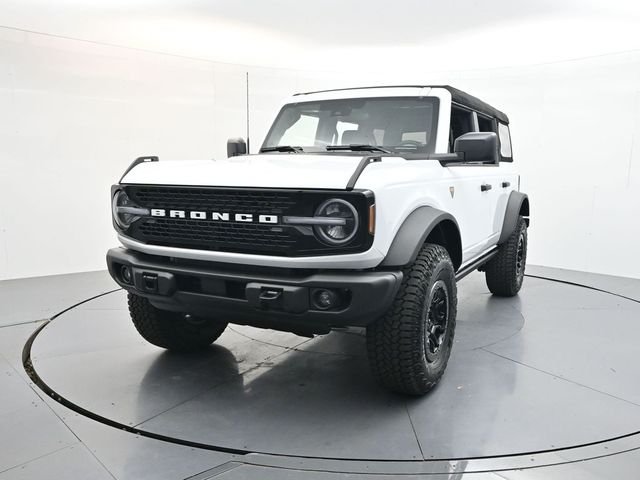New 2026 Oxford White Ford Badlands® image 3