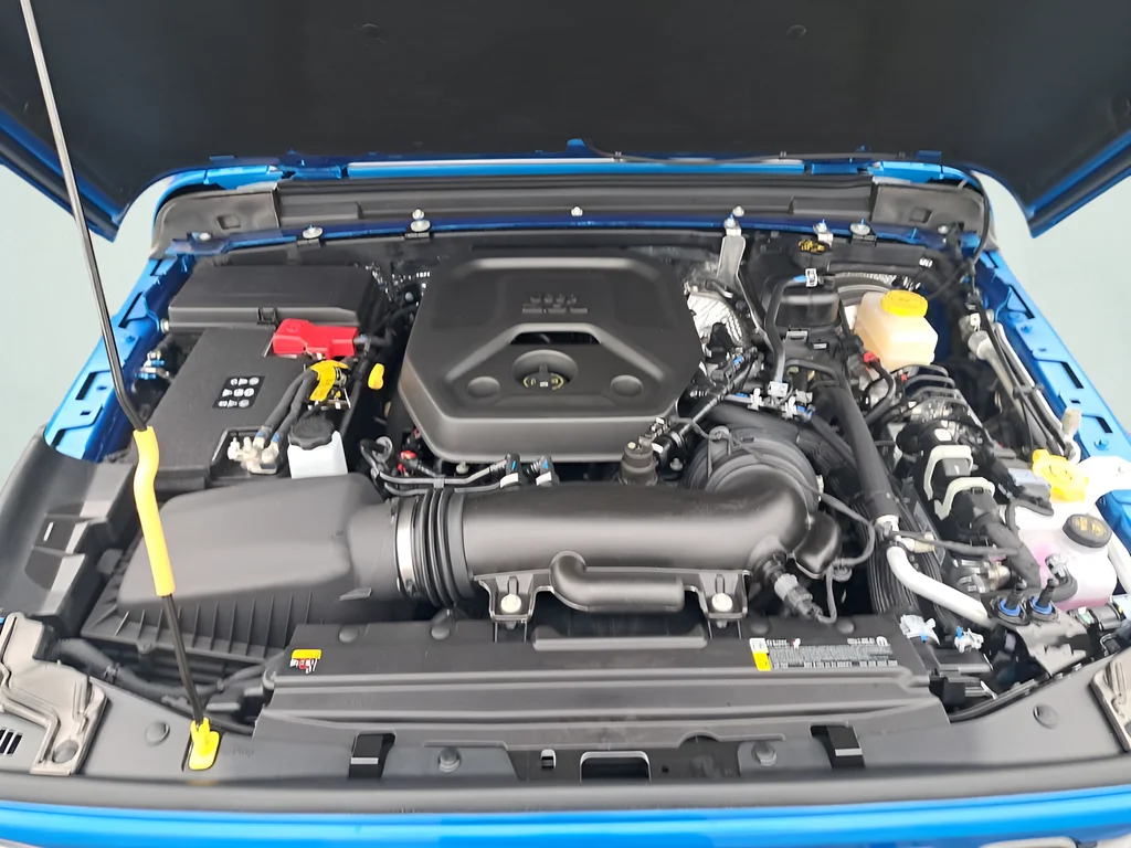 New 2026 Hydro Blue Pearl-Coat Exterior Paint Jeep Sport S image 15