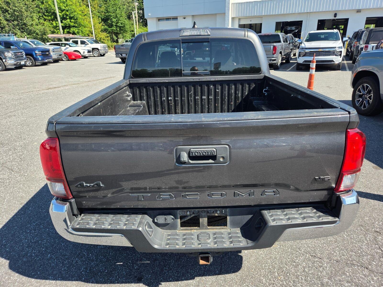 Used 2020 Grey Toyota SR5 image 7