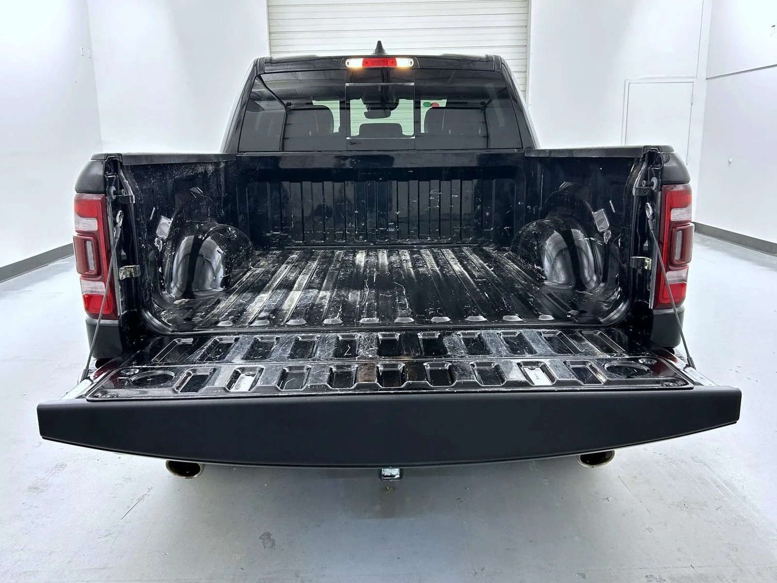 Used 2022 Black Ram Laramie image 22