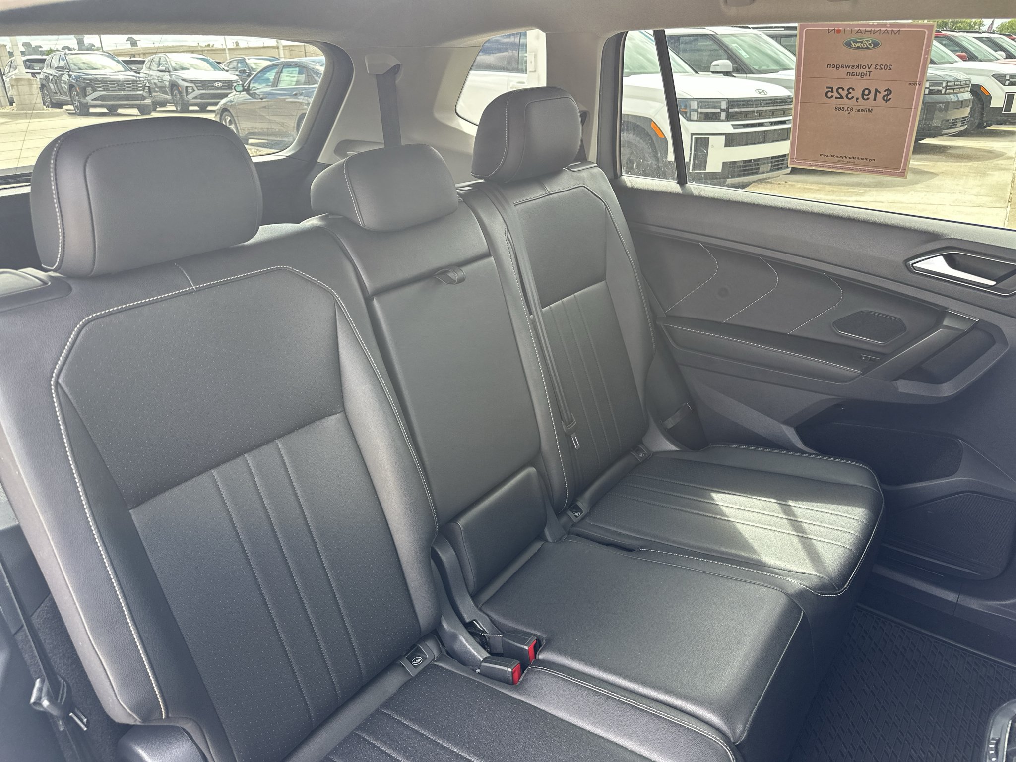 Used 2023 Pyrite Silver Metallic Volkswagen SE image 30