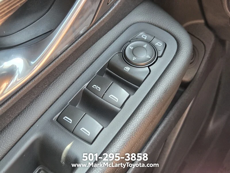 Used 2020 Red Quartz GMC FWD 4DR SLT image 25