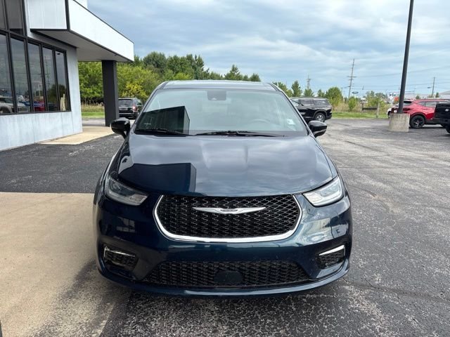 Used 2025 Blue Chrysler Select image 8
