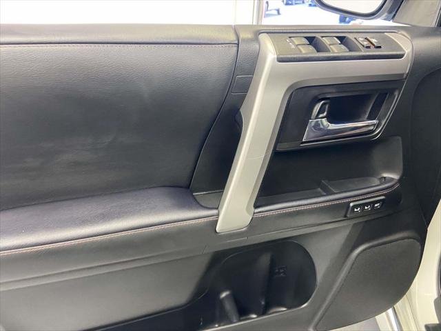 Certified Used 2022 BLIZZARD PEARL Toyota  image 19